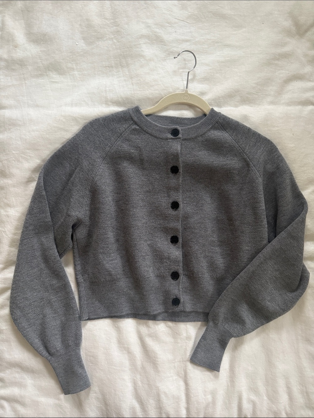 Madewell Raglan-Sleeve Cropped Cardigan in
Merino Wool - Picture 2 of 7